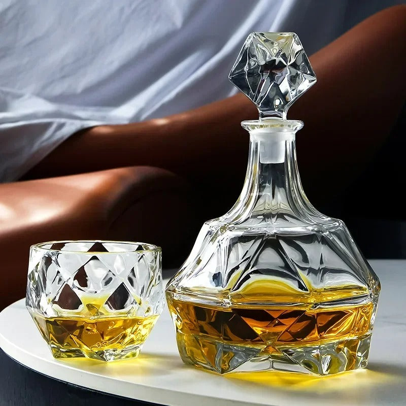WHISKEY DECANTER 900ml