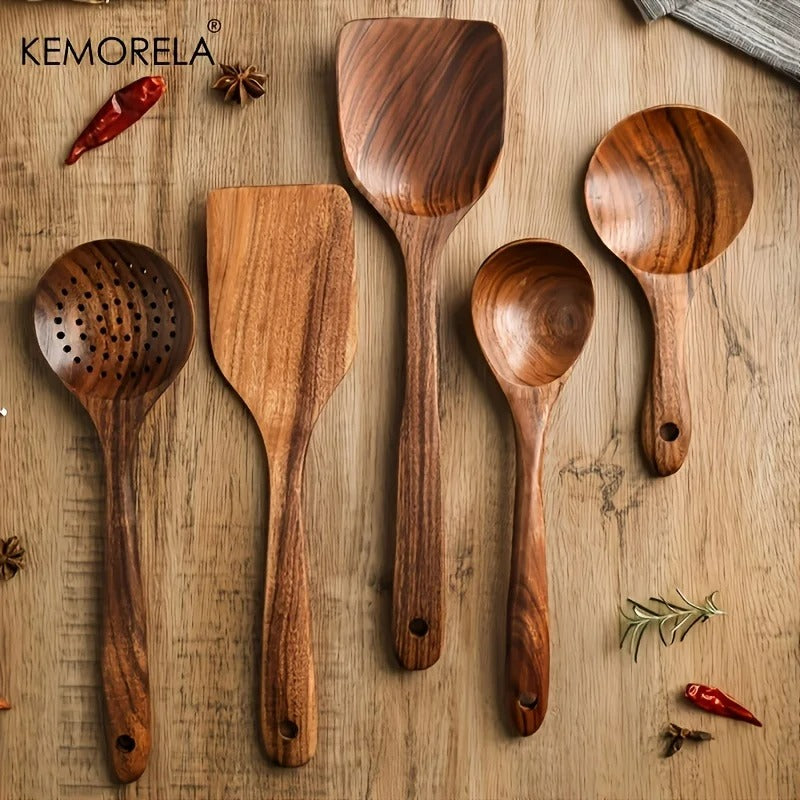 11 PIECE WOODEN KITCHENWARE