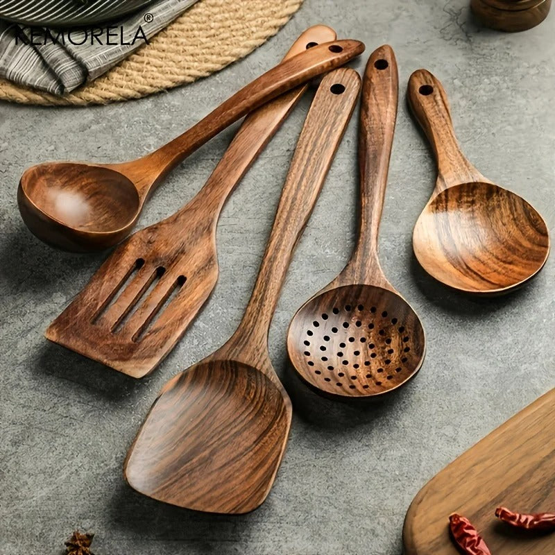 11 PIECE WOODEN KITCHENWARE