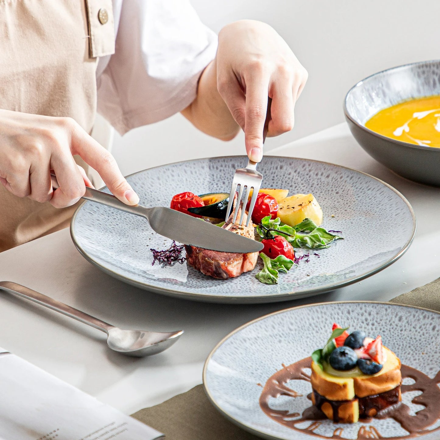 EMBOSSED STONEWARE SET