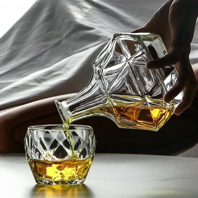 WHISKEY DECANTER 900ml