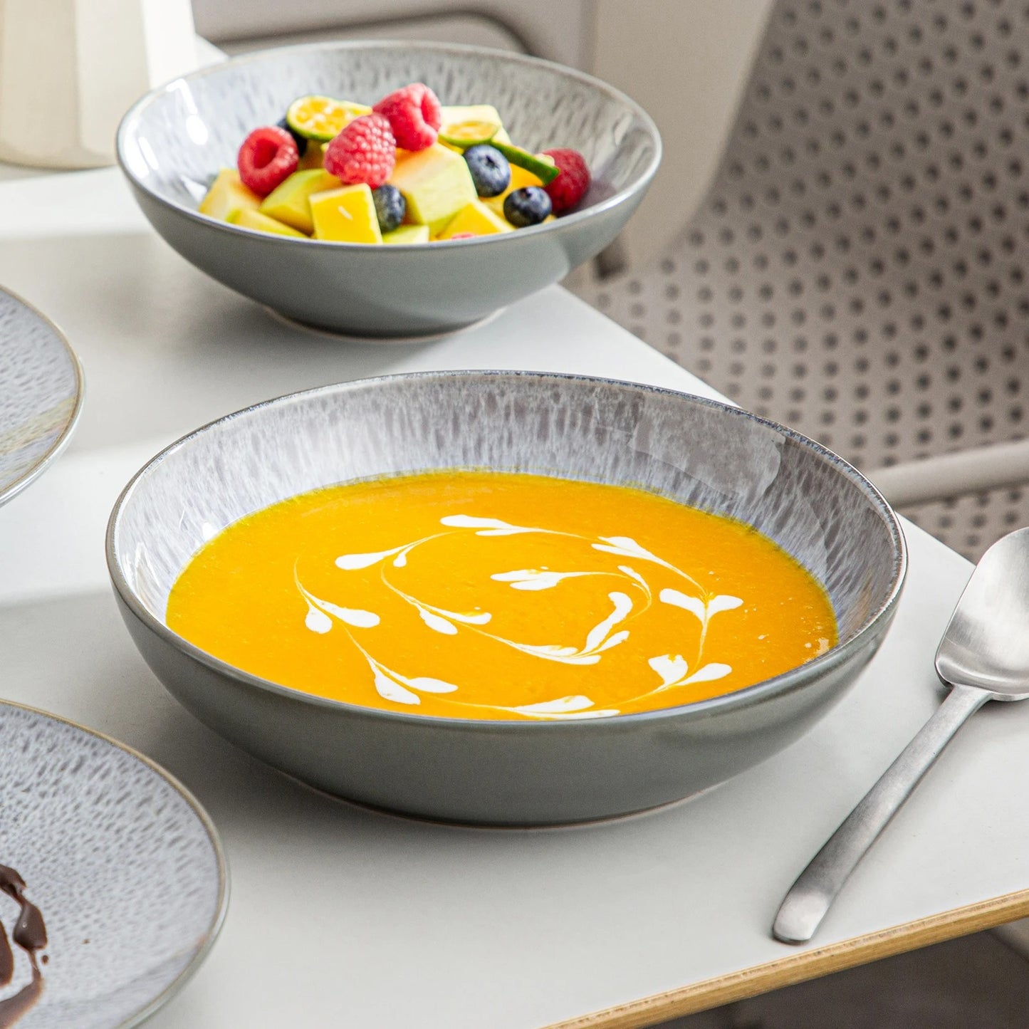 EMBOSSED STONEWARE SET