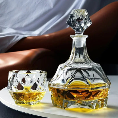 WHISKEY DECANTER 900ml