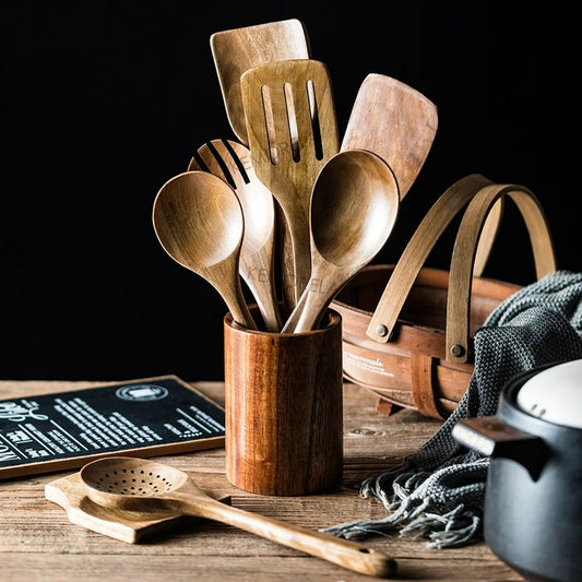 9 PIECE WOODEN COOKING UTENSILS